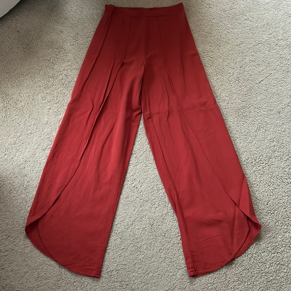 Rust color pants with front slit size small - Picture 1 of 3